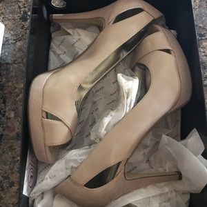 Alfani heels. Size 8
